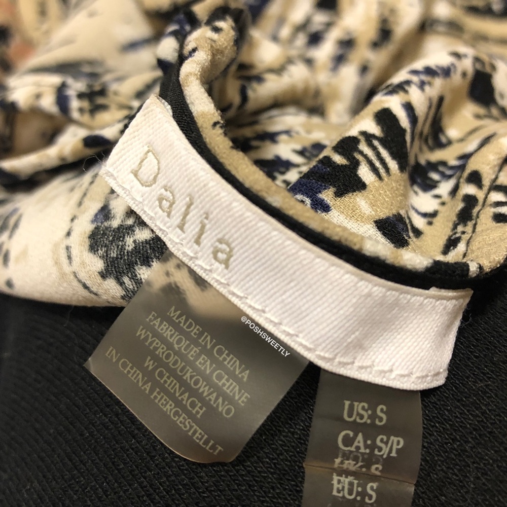 Ombré Printed Blouse - Picture 6 of 8